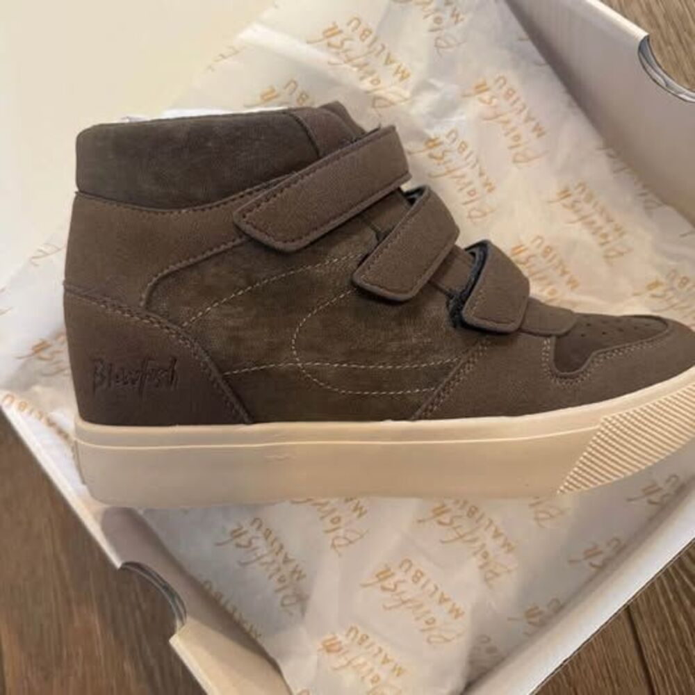 Women’s Brown Suede High Top Sneakers Wedge Size 9 - New